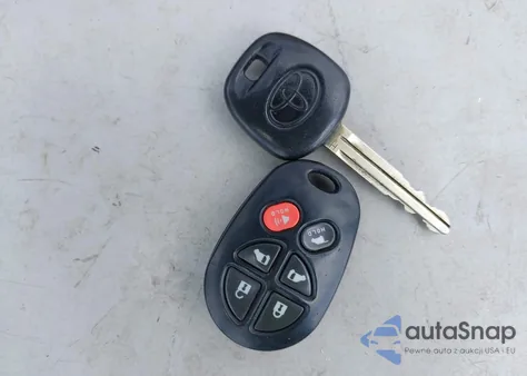 2018 Toyota Sienna Se 8 Passenger from USA, damaged, VIN 5TDXZ3DC4JS953822